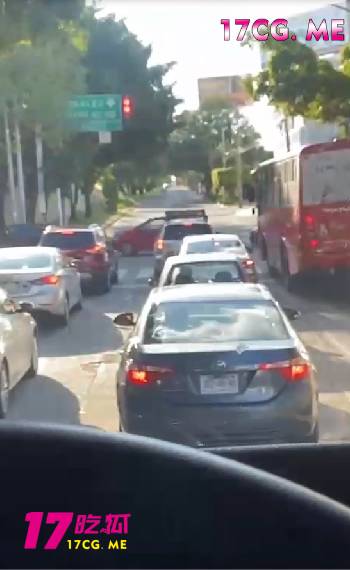 开车2.jpg 开车2.jpg